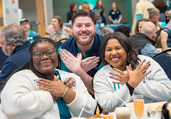 Alumni "Wings Up" at Champagne Brunch