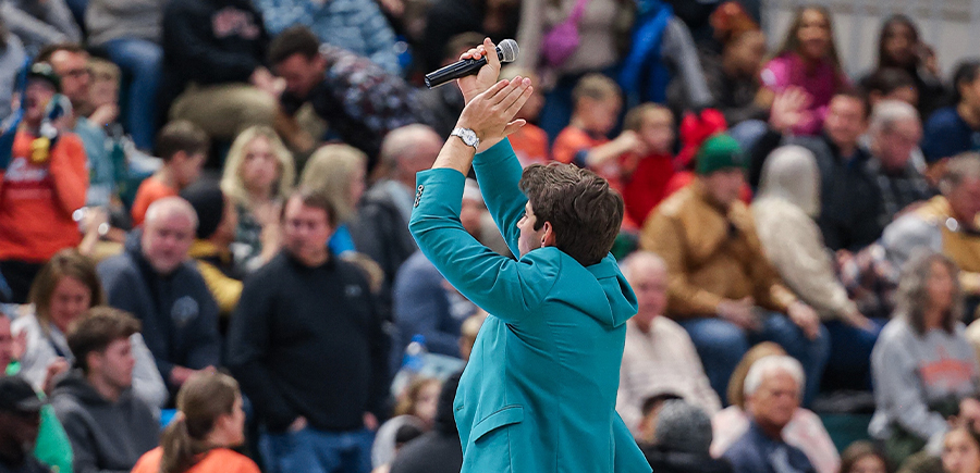 Clapping getting crowd hyped