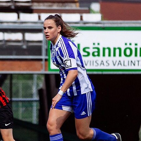 Jennifer Ludemann '13 on the soccer field